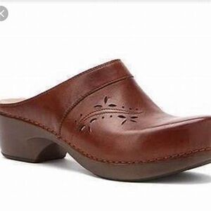 Dansko Trina full grain Cognac mule clogs 36 brown leather